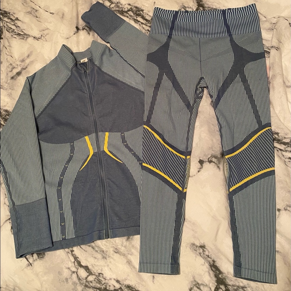 *Brand New Never Worn* Athletic Wear.